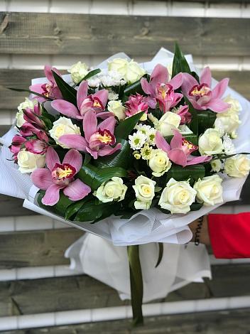 Букет цветов из: Розы и Хризантемы в Городище Пензенской области