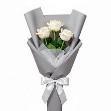 Букет 3 белые розы в Городище Пензенской области