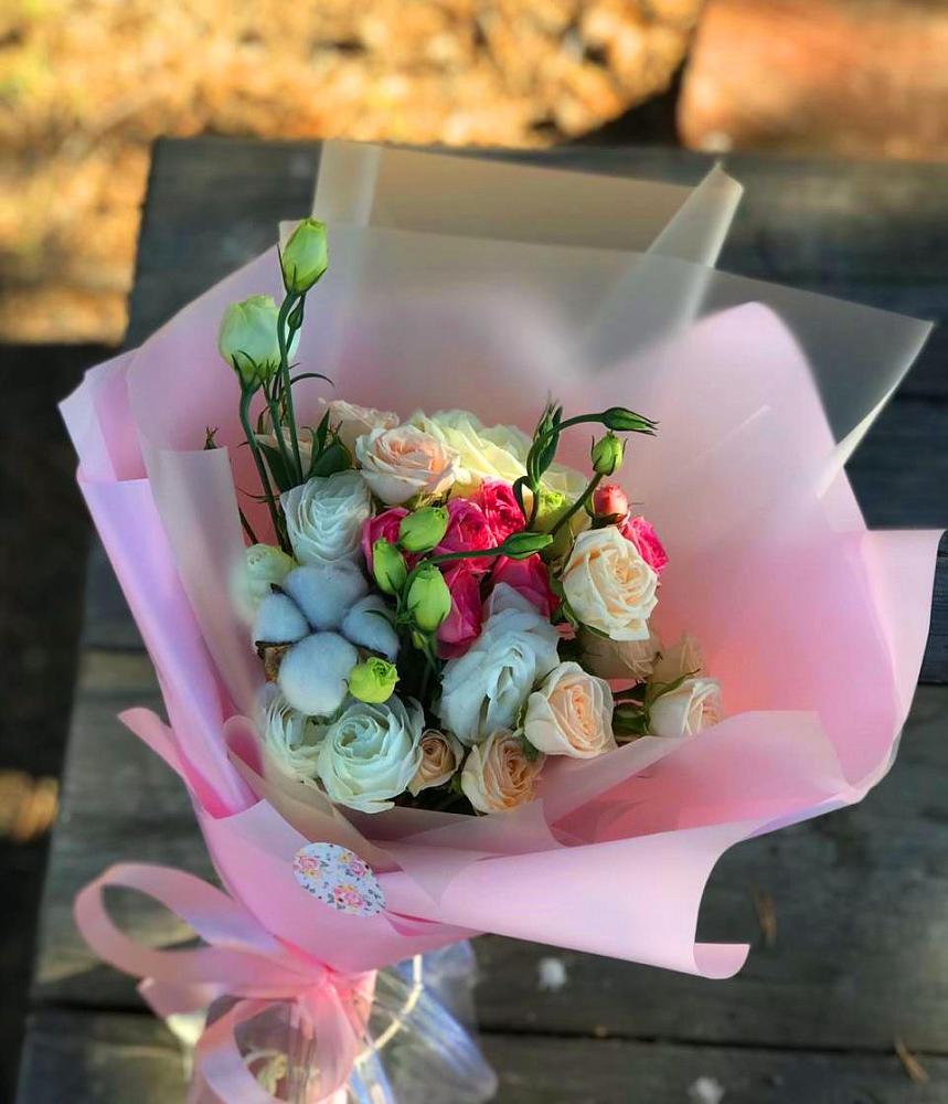 Букет цветов из: Розы и Лизиантусы в Городище Пензенской области