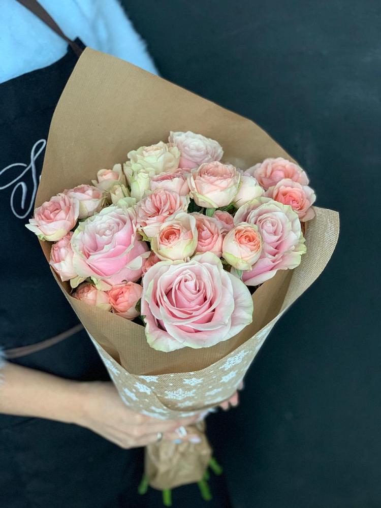 Букет цветов из: Хризантемы и Розы в Городище Пензенской области