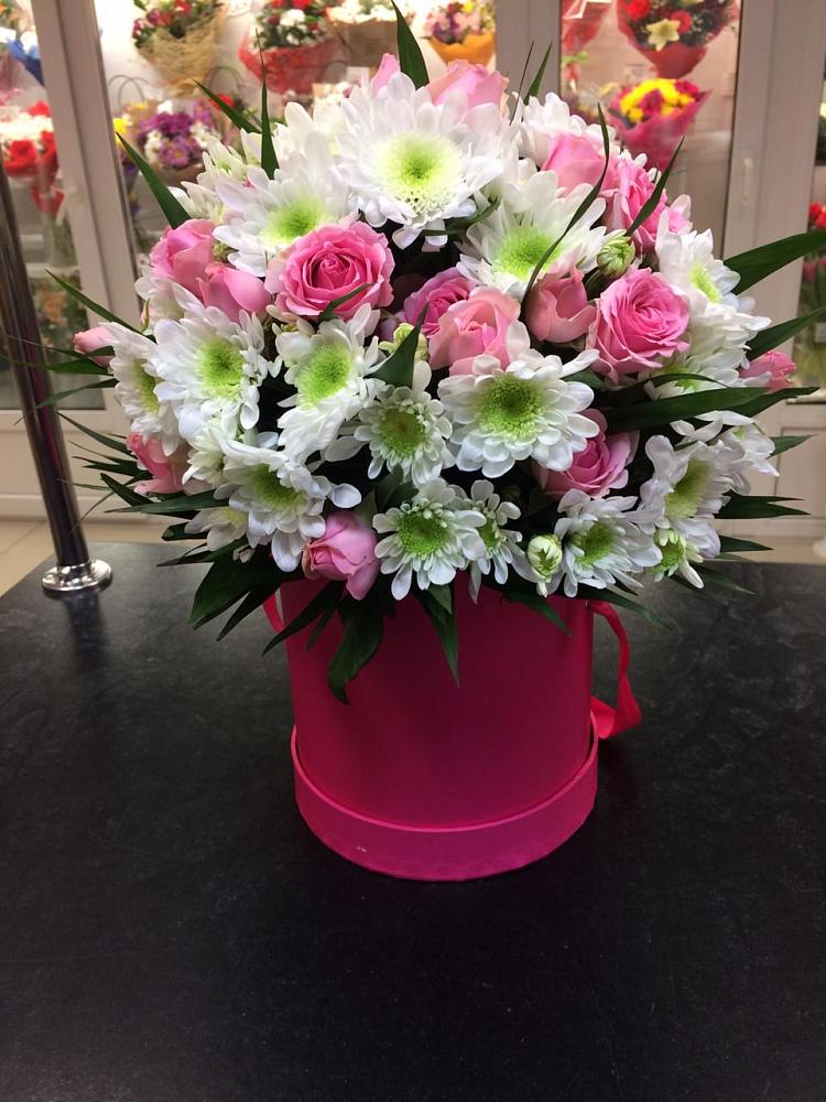 Цветочная композиция из Розы и Хризантемы в шляпной коробке в Городище Пензенской области